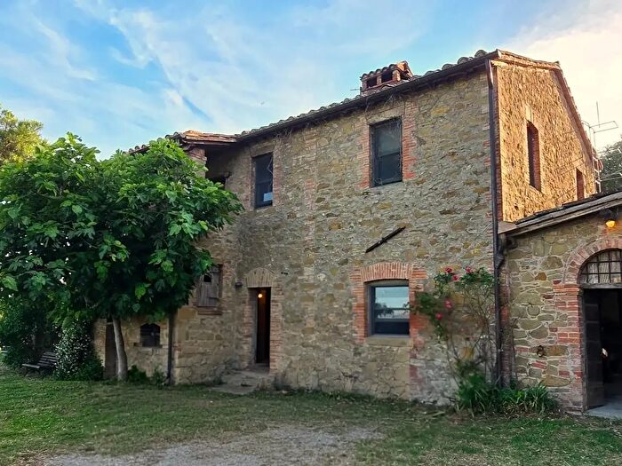 Casa con 10 locali in vendita in Via del Boschetto, Panicale