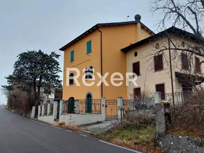 Appartamento quadrilocale in vendita in Frazione Capugnano, Alto Reno Terme