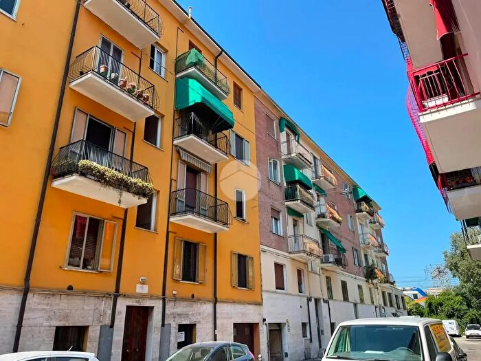 Appartamento trilocale in vendita in Via Olimpia Morata, Ferrara