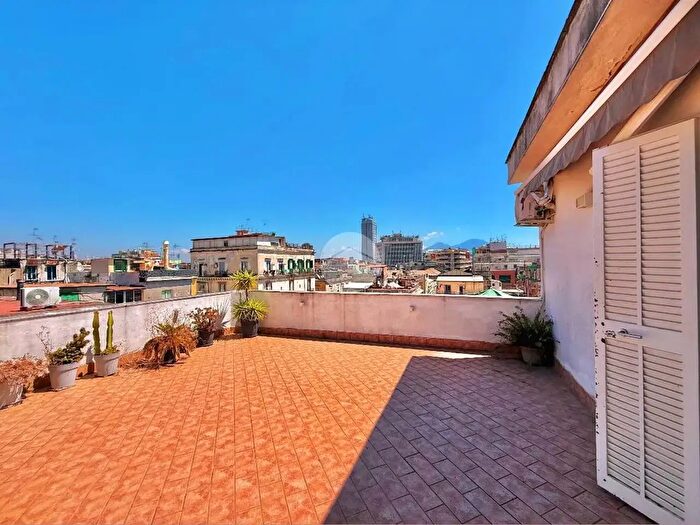 Appartamento bilocale in affitto in Vico Tre Regine, Napoli
