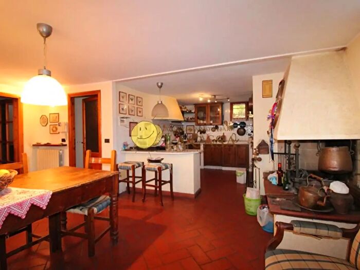 Casa con 9 locali in vendita in Figline e Incisa Valdarno