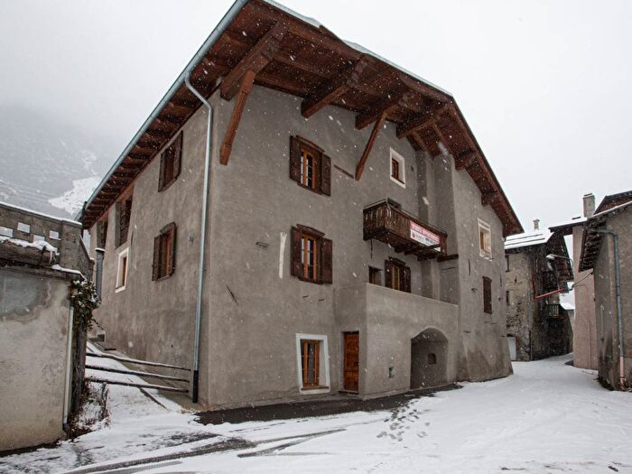 Casa trilocale in affitto in Via dei Sana, Turri Piano, Valdidentro