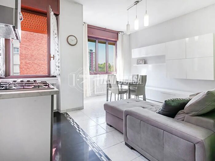 Appartamento bilocale in vendita in Viale Sarca, Milano