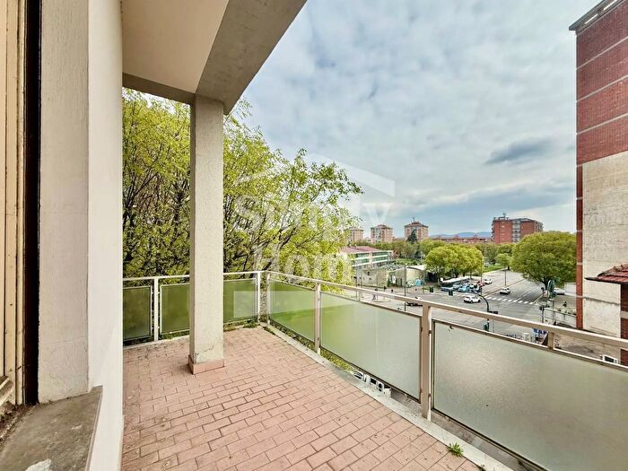 Appartamento con 5 locali in vendita in Strada di Altessano, Torino