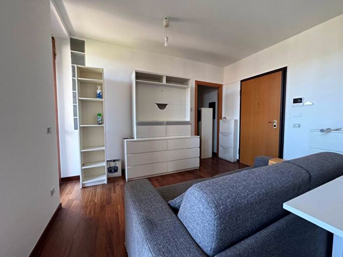 Appartamento monolocale in affitto in Via Cristoforo Gluck, Cascina dei Pomi, Milano