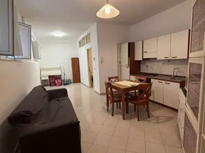 Appartamento bilocale in affitto in Via Renzo Rossi, Roma