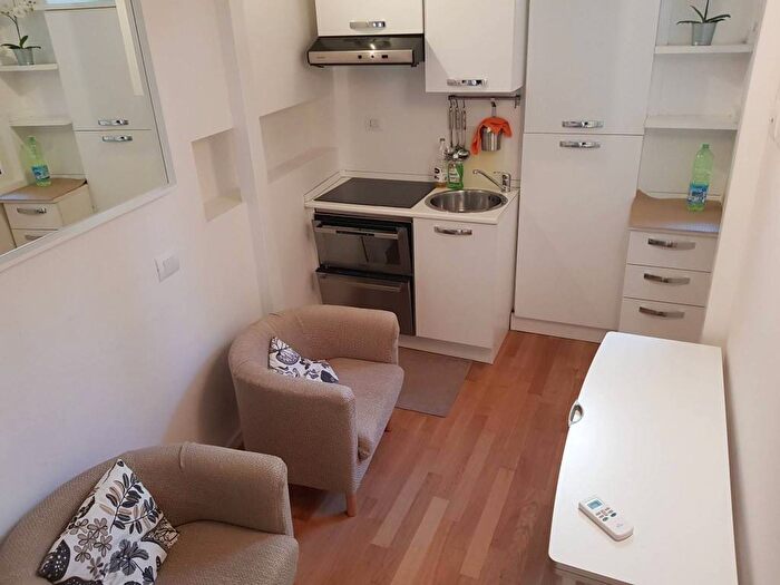 Appartamento monolocale in affitto in Porta Romana Medaglie dOro, Milano