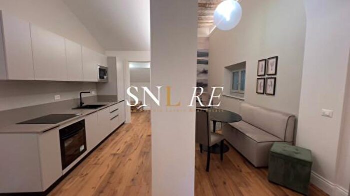 Appartamento trilocale in vendita in Via dei Serragli, Firenze