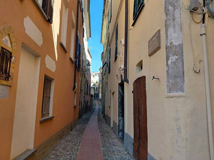 Appartamento quadrilocale in vendita in Via Dante, Civezza