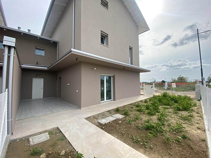 Appartamento trilocale in vendita in Viale Amerigo Vespucci, Ravenna