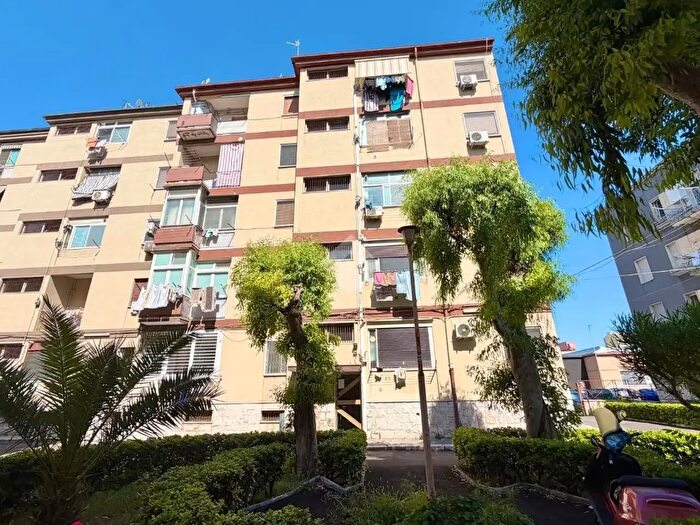 Appartamento trilocale in vendita in Via Apulia, Bari