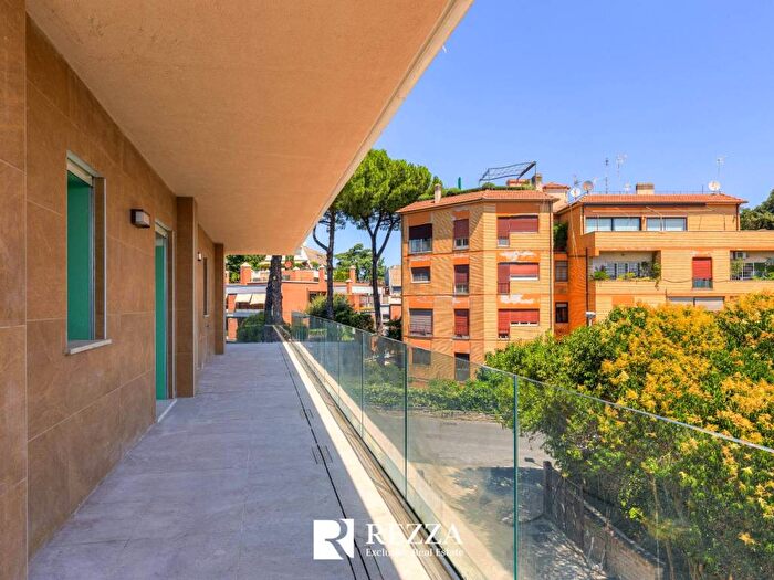Appartamento quadrilocale in vendita in Via Roccaraso, Cortina d'Ampezzo, Roma