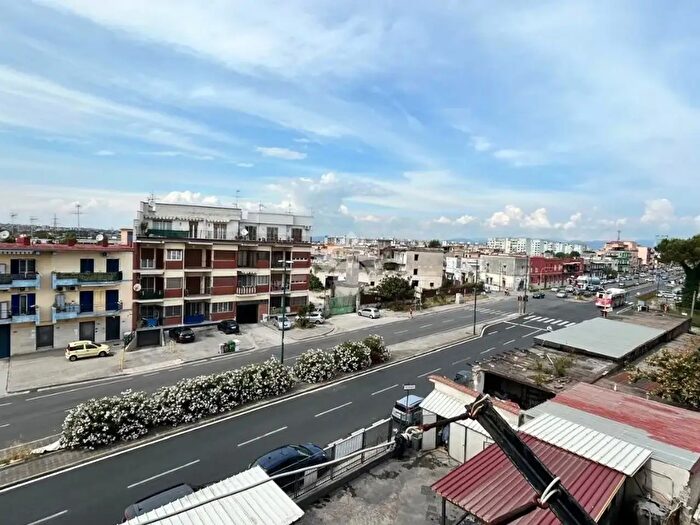 Appartamento bilocale in vendita in Via Principe di Napoli, Napoli