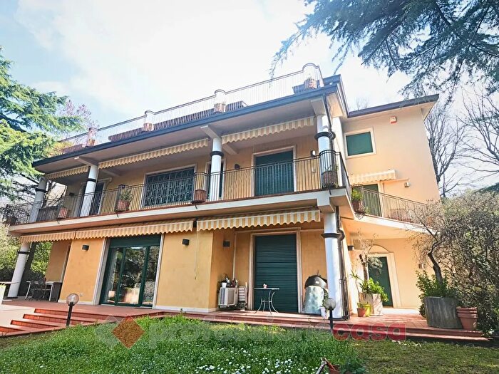 Casa con 7 locali in vendita in Via Raniero Gigliarelli, Perugia