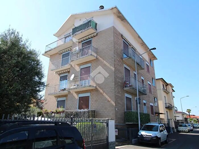 Appartamento bilocale in vendita in Via Lupi di Toscana, Bareggio