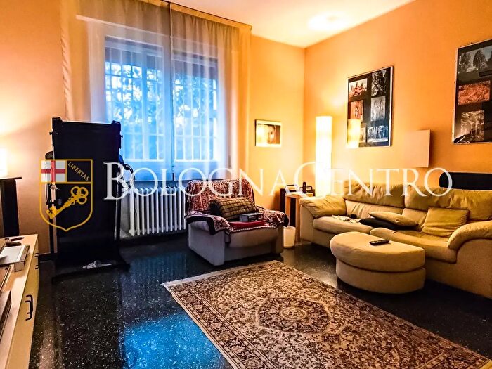 Appartamento con 5 locali in vendita in Via Angelo Mariani, Bologna