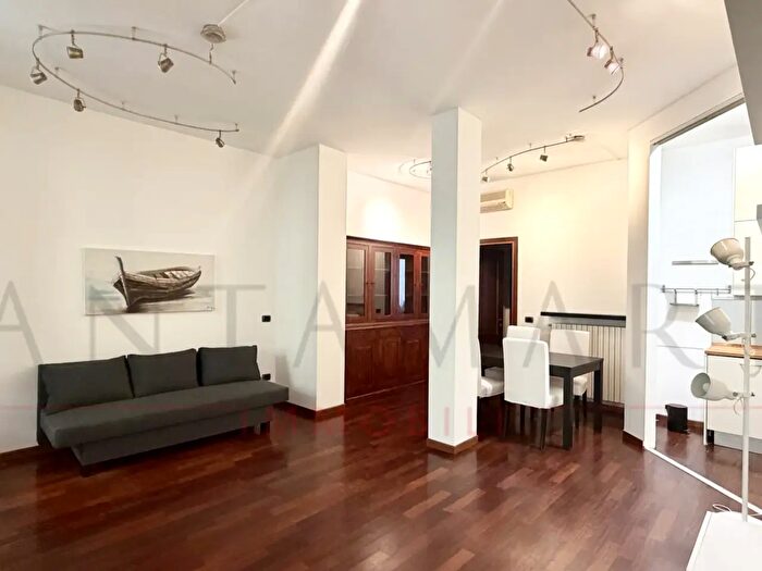 Appartamento bilocale in affitto in Via Felice Cavallotti, Milano