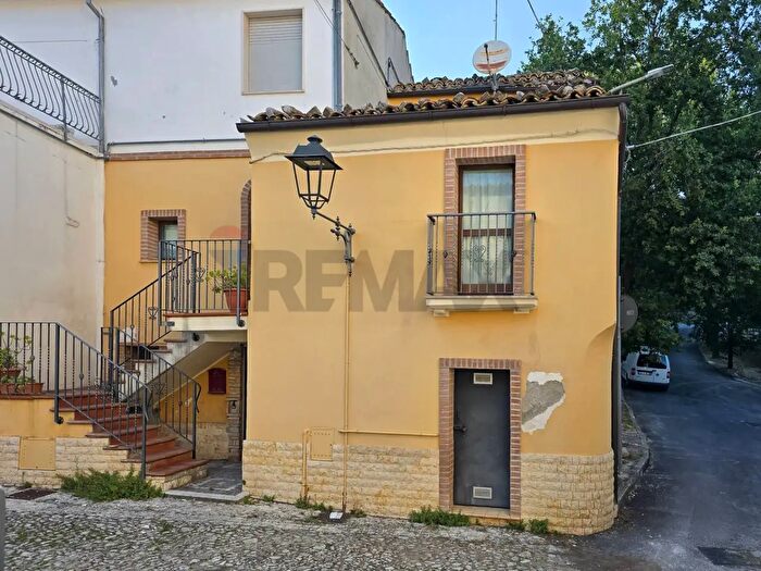 Casa con 6 locali in vendita in Viale dello Sport, Carpineto Della Nora
