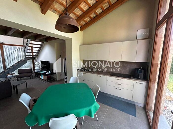 Appartamento trilocale in affitto in Via Martiri della Libertà, Spinea Orgnano, Spinea