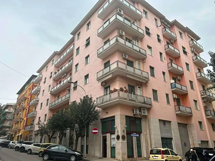 Appartamento quadrilocale in vendita in Via Luigi Miceli, Cosenza