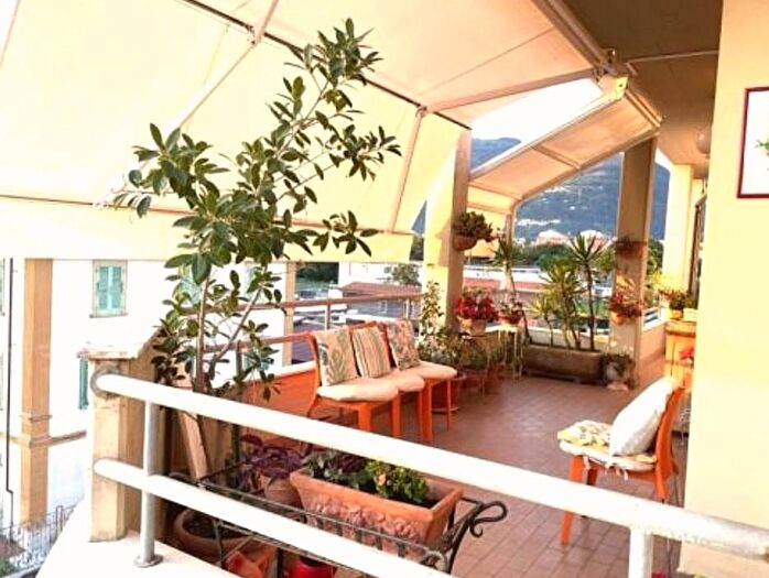 Appartamento quadrilocale in vendita in Massa