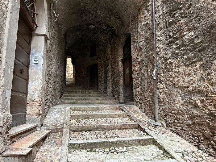 Casa quadrilocale in affitto in Vicolo Torto, Centro, Narni