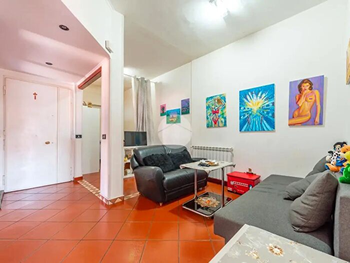 Appartamento trilocale in vendita in Via Piazza Armerina, Roma