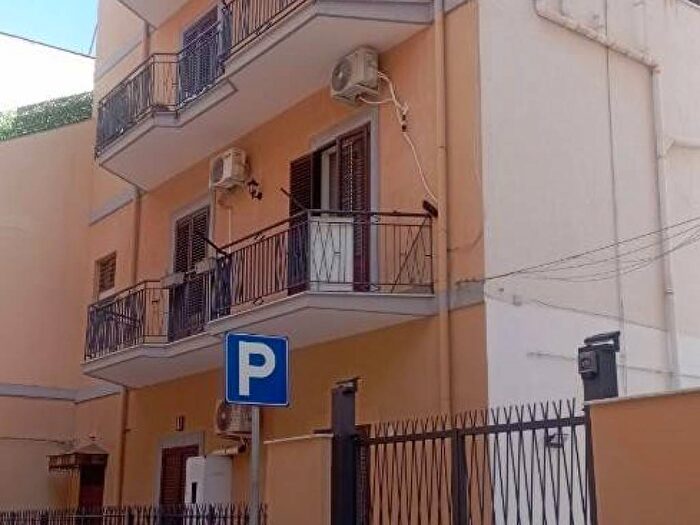 Appartamento trilocale in affitto in Via della Barca, Arenella, Palermo