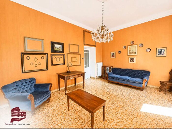 Appartamento trilocale in vendita in Via Gaeta, Repubblica, Roma