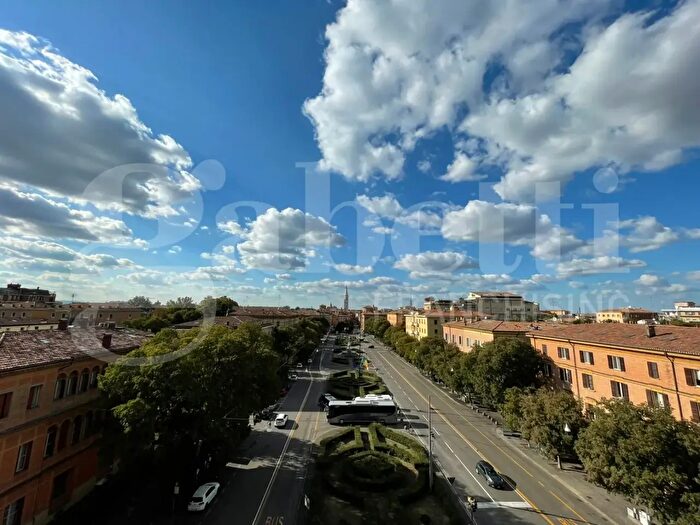 Appartamento con 5 locali in vendita in Trento E Trieste, Modena