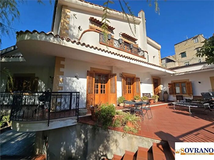 Casa con 10 locali in vendita in Via Altofonte, Monreale