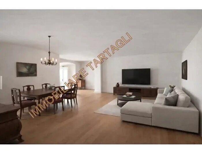 Appartamento con 5 locali in vendita in Firenze