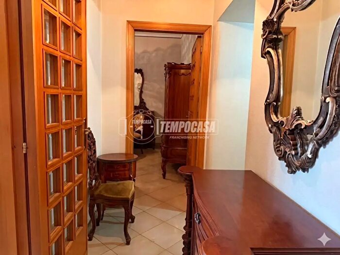 Appartamento trilocale in vendita in Via Faraci, Catania