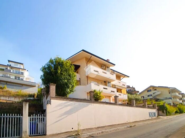 Appartamento trilocale in vendita in Via Antonio Monaco, Ripa Teatina