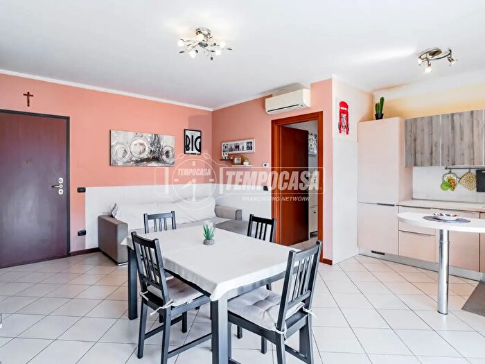 Appartamento bilocale in vendita in Largo Wolfgang Amadeus Mozart, Caronno Pertusella