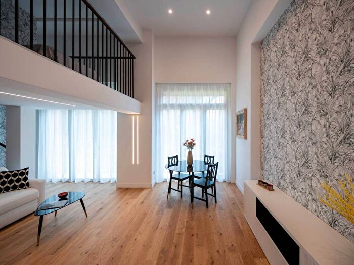 Appartamento trilocale in affitto in Piazzale Libia, Porta Romana Medaglie dOro, Milano