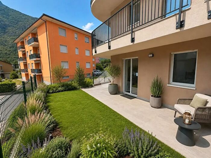 Appartamento trilocale in vendita in Viale Novembre, Ala