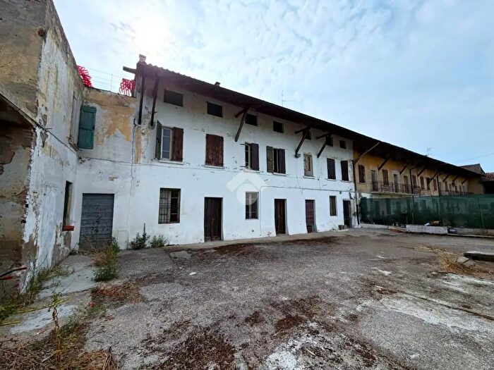 Casa con 5 locali in vendita in Via Cesarina, Orzinuovi