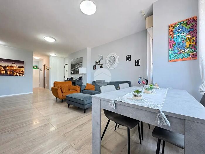 Appartamento quadrilocale in vendita in Viale Aldo Ballarin, Roma