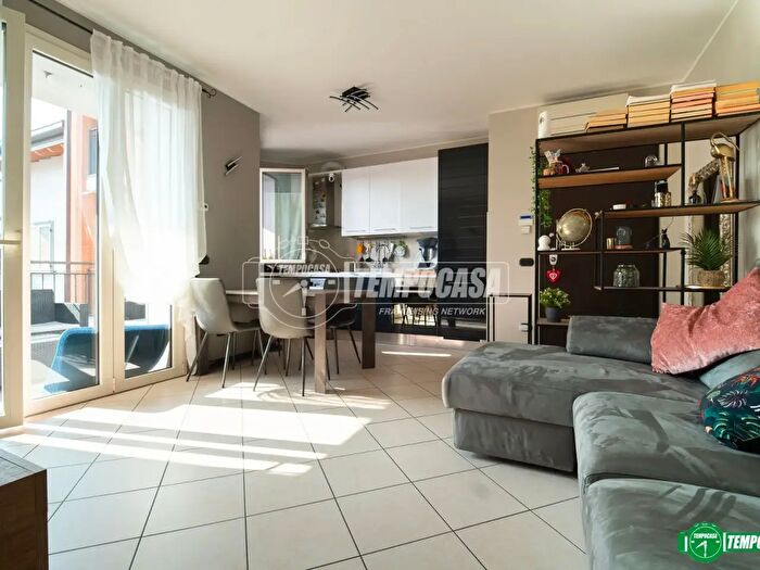 Appartamento bilocale in vendita in Via SantAmbrogio, Triuggio