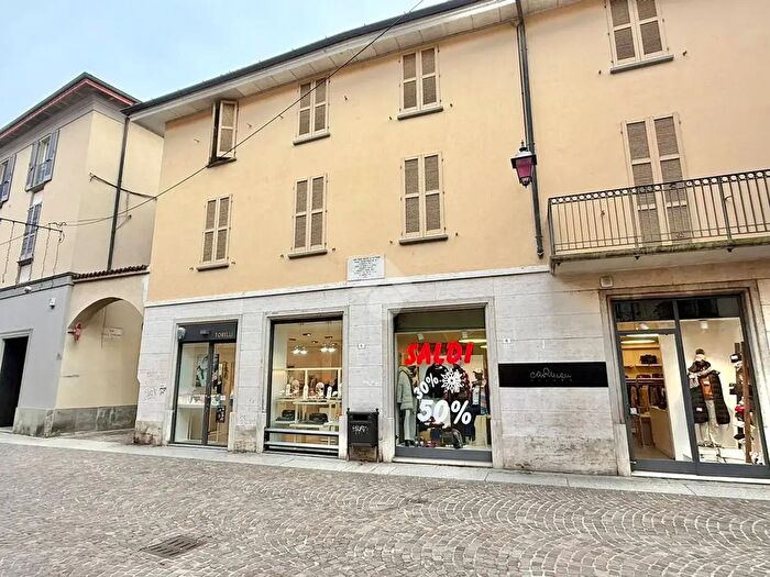 Appartamento bilocale in vendita in Via Carcano, Treviglio