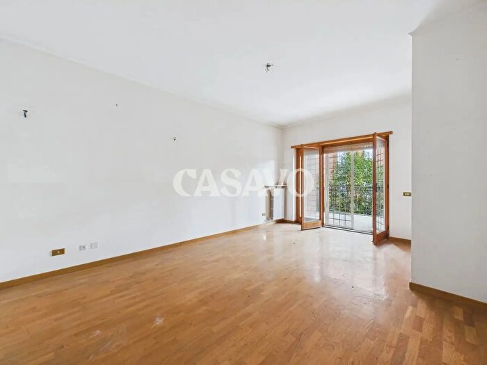Appartamento trilocale in vendita in Via Sanzeno, Roma