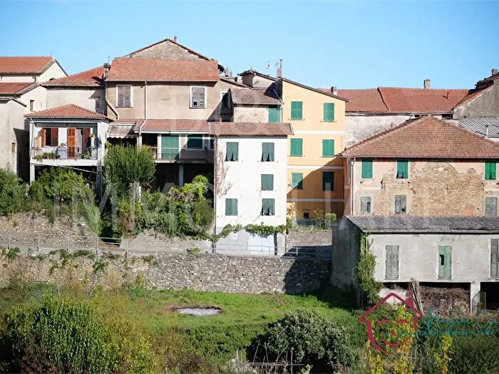 Casa bilocale in vendita in Via Borgo Vecchio, Casanova Lerrone