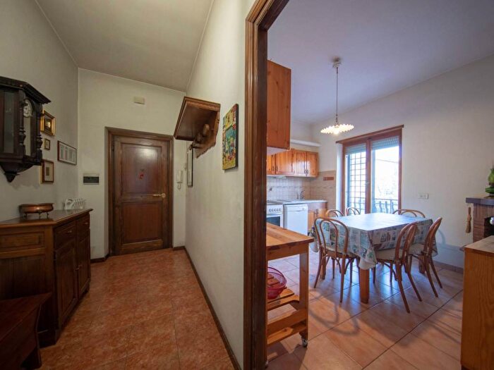 Appartamento trilocale in affitto in Via delle Amazzoni, Torre Angela, Roma