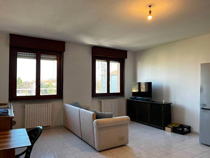 Appartamento bilocale in affitto in Via Raffaello Sanzio, Centro, Luisago