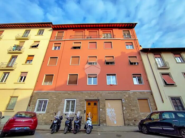 Appartamento trilocale in vendita in Via Arrigo da Settimello, Firenze