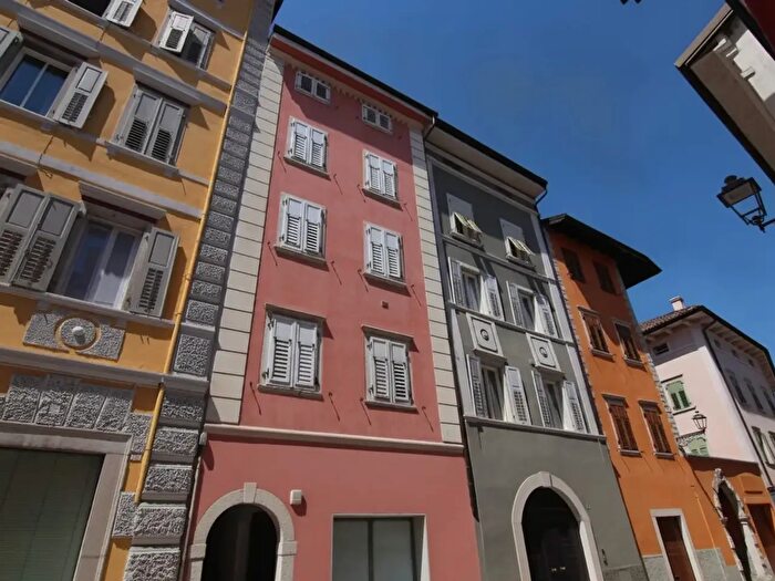 Casa con 6 locali in vendita in Via Roma, Mezzolombardo