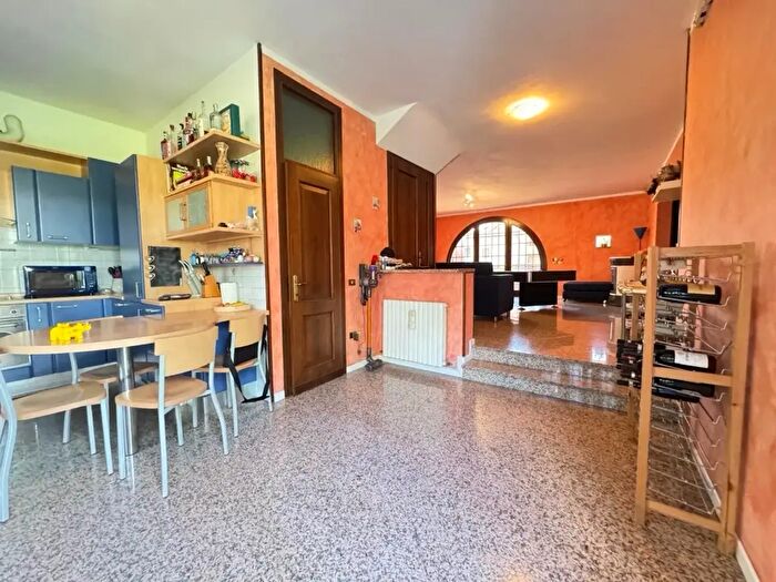 Casa quadrilocale in vendita in Via Cabrelle, Limena