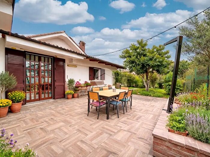 Casa con 5 locali in vendita in Villa Singola Via Arona, Rivoli