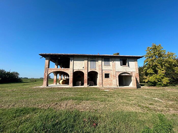 Casa con 6 locali in vendita in Via Provanone, Crevalcore